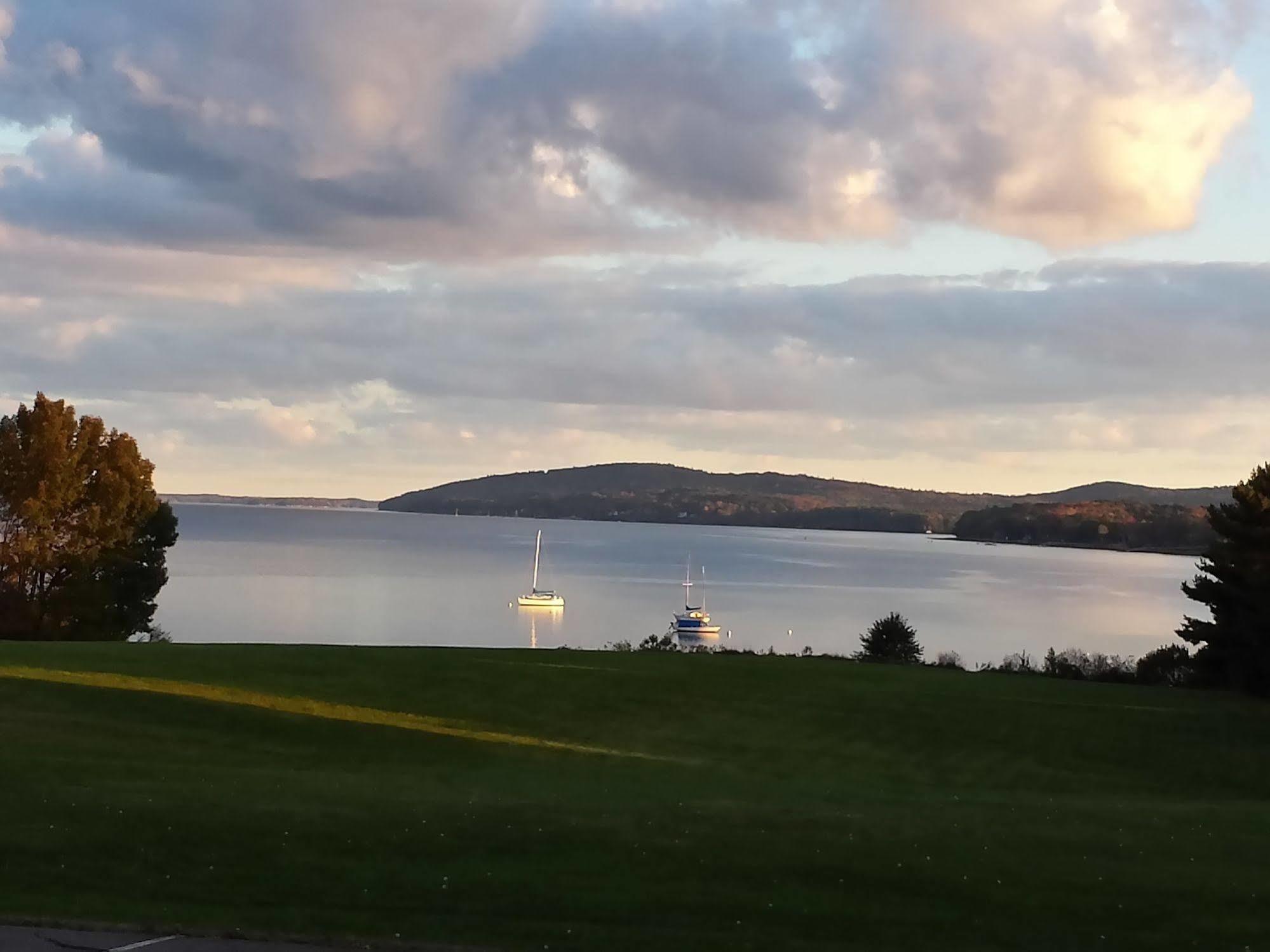 Belfast Harbor Inn ภายนอก รูปภาพ